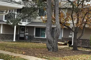 1443 Bear Flag Dr, Hanover Park, IL 60133 - Photo 2