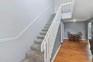 8313 High Point Cir, Darien, IL 60561 - Photo 4
