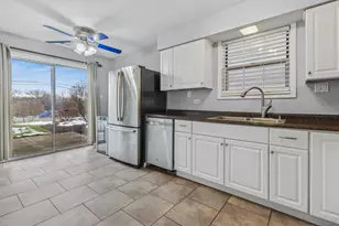 8313 High Point Cir, Darien, IL 60561 - Photo 12