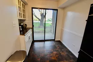 10 Old Oak Dr, Buffalo Grove, IL 60089 - Photo 8