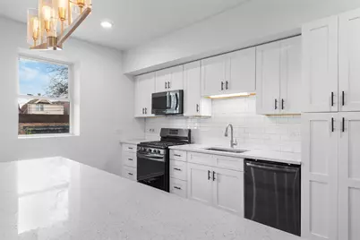 747 S Kenneth Avenue, Chicago, IL 60624 - Photo 10