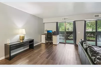 1405 E Central Road #122C, Arlington Heights, IL 60005 - Photo 6