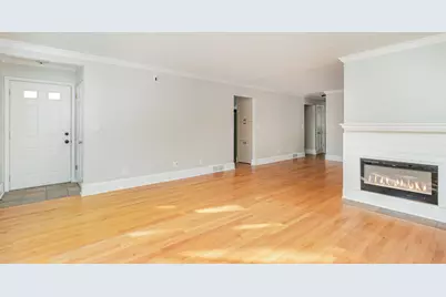 230 Bayshore Drive, Lake Bluff, IL 60044 - Photo 4