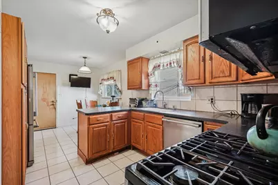8940 Lamon Avenue, Skokie, IL 60077 - Photo 6