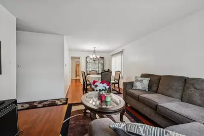 8940 Lamon Avenue, Skokie, IL 60077 - Photo 4