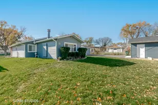 730 Ashley Ct, Hoffman Estates, IL 60169 - Photo 28