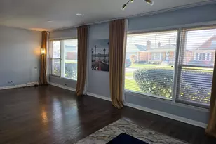8955 S Cornell Ave, Chicago, IL 60617 - Photo 6