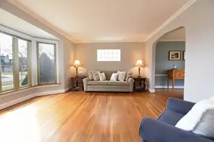 6 S Wa Pella Ave, Mount Prospect, IL 60056 - Photo 2