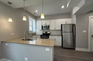 2053 W Iowa St, Chicago, IL 60622 - Photo 2