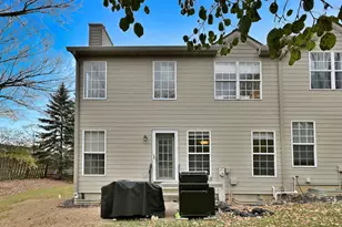 3207 Foxridge Ct, Woodridge, IL 60517 - Photo 30