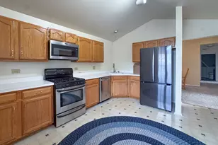 30W015 Juniper Ct, Warrenville, IL 60555 - Photo 8