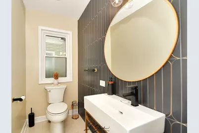 635 E Prairie Avenue, Lombard, IL 60148 - Photo 6