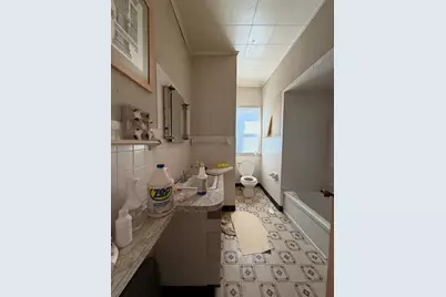 22-24 W Clark Street, Freeport, IL 61032 - Photo 6