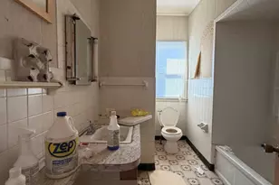 22-24 W Clark St, Freeport, IL 61032 - Photo 6