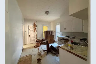 22-24 W Clark Street, Freeport, IL 61032 - Photo 4