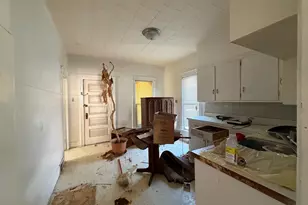 22-24 W Clark St, Freeport, IL 61032 - Photo 4