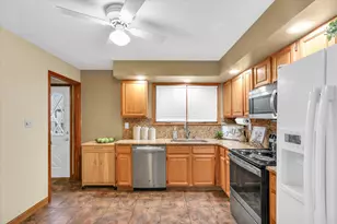 617 W John St, Champaign, IL 61820 - Photo 10