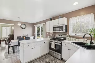 1290 E Fox Chase Dr, Round Lake Beach, IL 60073 - Photo 16