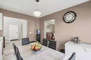 1290 E Fox Chase Dr, Round Lake Beach, IL 60073 - Photo 12