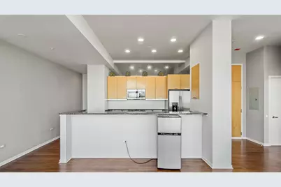 500 W Superior Street #2002, Chicago, IL 60654 - Photo 6