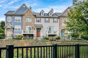 1090 Maubert Ct, Carol Stream, IL 60188 - Photo 4