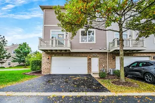 1090 Maubert Ct, Carol Stream, IL 60188 - Photo 2