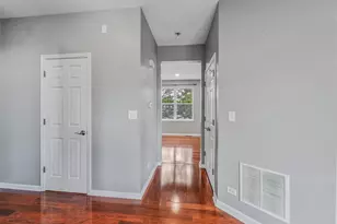 1090 Maubert Ct, Carol Stream, IL 60188 - Photo 8