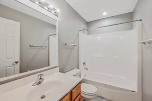 1090 Maubert Ct, Carol Stream, IL 60188 - Photo 26