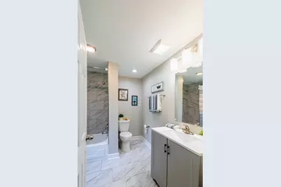 [Address not provided], Brookfield, IL 60513 - Photo 14