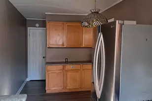 7807 Parkside Ave, Burbank, IL 60459 - Photo 10