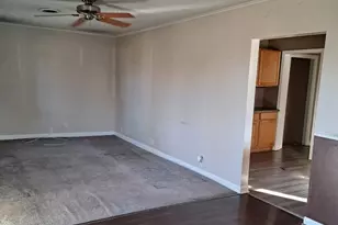 7807 Parkside Ave, Burbank, IL 60459 - Photo 6