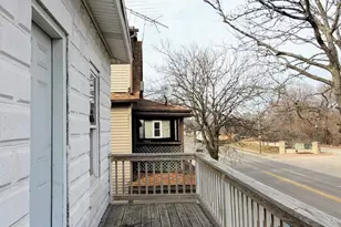 839 N Broadway St, Joliet, IL 60435 - Photo 8