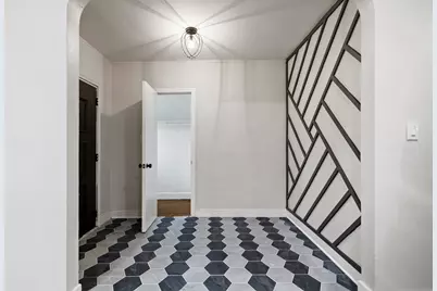 10211 S Yale Avenue, Chicago, IL 60628 - Photo 2