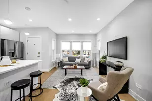 4721 W Warwick Ave, Chicago, IL 60641 - Photo 4