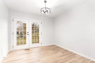 2S261 Sanchez Dr, Warrenville, IL 60555 - Photo 8