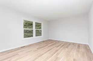 2S261 Sanchez Dr, Warrenville, IL 60555 - Photo 6