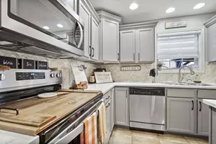 905 Dresser Dr, Normal, IL 61761 - Photo 14