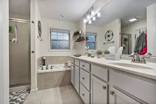 905 Dresser Dr, Normal, IL 61761 - Photo 34