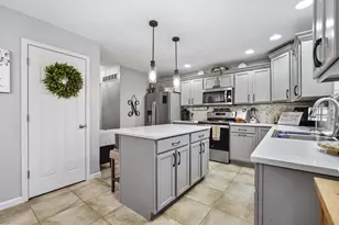 905 Dresser Dr, Normal, IL 61761 - Photo 16