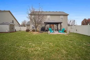 905 Dresser Dr, Normal, IL 61761 - Photo 10