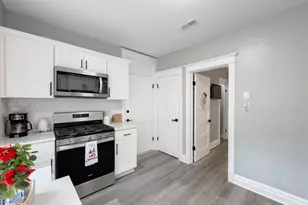 2039 W 23rd St, Chicago, IL 60608 - Photo 4