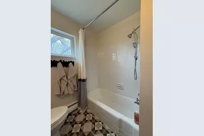 124 N Whistler Avenue #B8, Freeport, IL 61032 - Photo 18