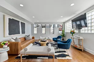 1527 W Pearson St, Chicago, IL 60642 - Photo 12