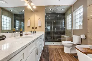 1527 W Pearson St, Chicago, IL 60642 - Photo 20