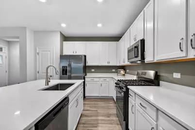 1001 Draper Road, McHenry, IL 60050 - Photo 8