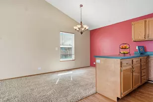 658 Anderson Dr, Lake in the Hills, IL 60156 - Photo 10