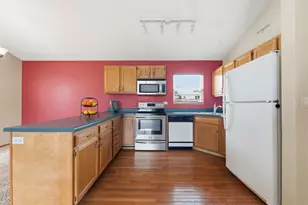 658 Anderson Dr, Lake in the Hills, IL 60156 - Photo 12