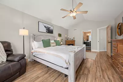 932 Foxpointe Drive, Sycamore, IL 60178 - Photo 32