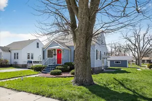 18504 Wentworth Ave, Lansing, IL 60438 - Photo 2