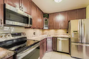 3930 N Pine Grove Ave, Chicago, IL 60613 - Photo 6